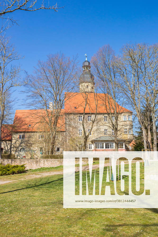 Historisches Schloss und Park in Schochwitz Historic castle and park in Schochwitz, Germany (License=RF)