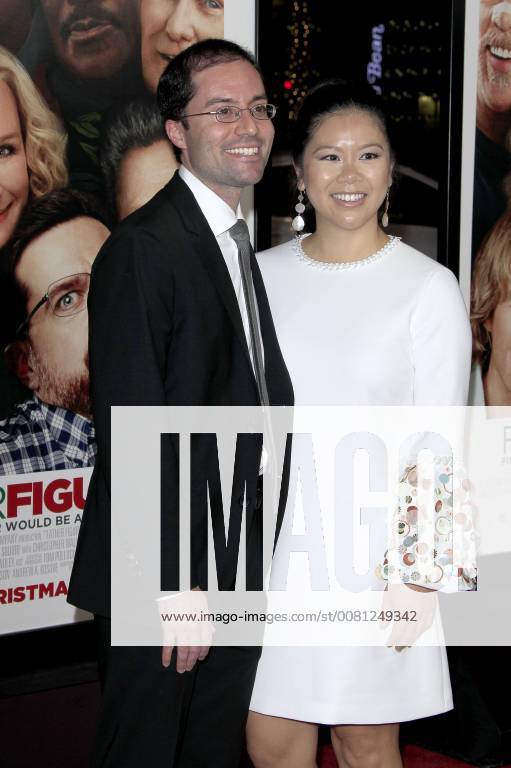 Justin Malen with accompaniment at the premiere of the movie Father Figures Who is Daddy in TCL Chinese Theater Hollywood Los Angeles 13 12 2017 Foto:xD.xBedrosianx xFuturexImage