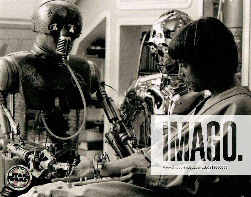 Star Wars: Episode V - The Empire Strikes Back (1980) - filmstill Star Wars: Episode V - The Empire Strikes Back (1980) Mark Hamill & Anthony Daniels - - -