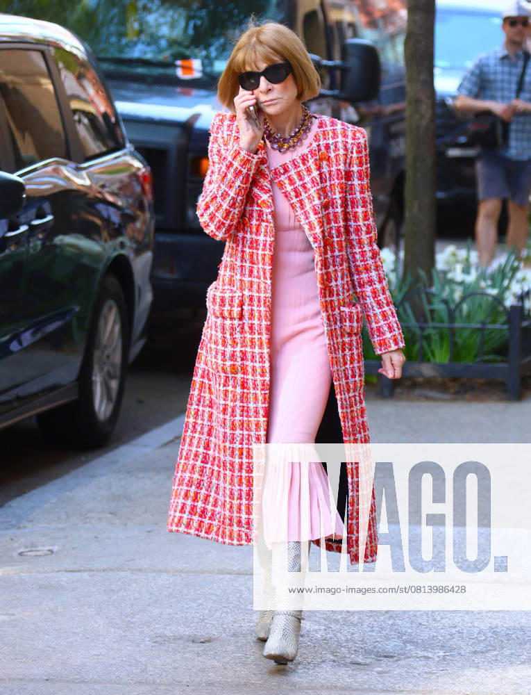 Anna Wintour Out And About - NYC British editor Anna Wintour with a nice red and pink outfit walks on the street in Soho, New York on April 23, 2025. Photo by Dylan Travis ABACAPRESS.COm New York NY United States