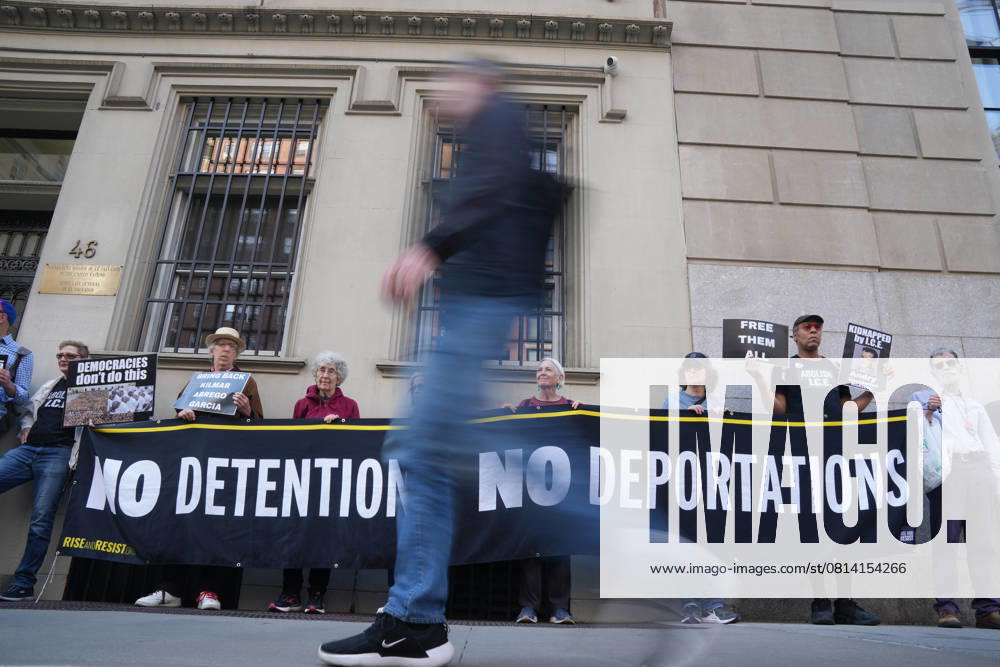 Protesters demand all U.S. detainees in CECOT be freed and brought home at a protest outside the Permanent Mission of El Salvador to the United Nations on April 24, 2025 in New York. New York USA - ZUMAb148 20250424_zap_b148_022