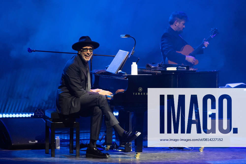 Jeff Goldblum & The Mildred Snitzer Orchestra Perform at London Palladium, London American actor and musician Jeff Goldblum performs with his band The Mildred Snitzer Orchestra at London Palladium in London, England, UK on Thursday 24 April 2025., Credit:Justin Ng Avalon UK, England, London, London Palladium