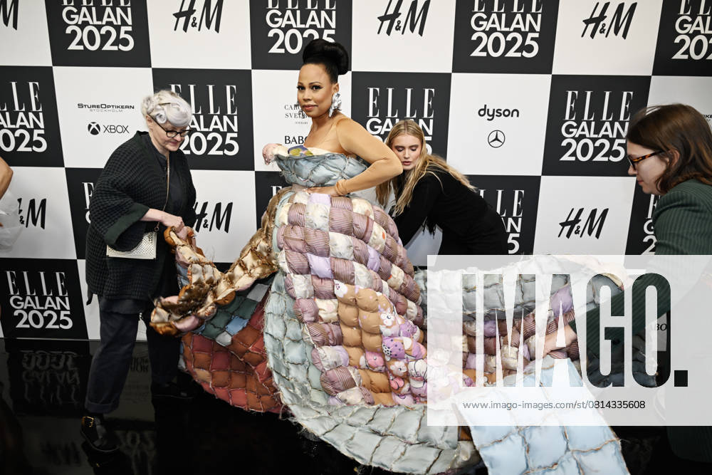 STOCKHOLM, SWEDEN 20250425 Bea Szenfeld and Alice Bah Kuhnke arrive at the Elle gala at the Grand hotel on Friday STOCKHOLM SWEDEN