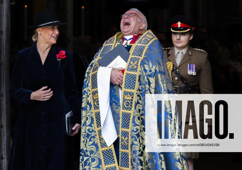 The Duchess of Edinburgh attends Anzac Day service in London, UK, on 25th April, 2025 Westminster Abbey, London, UK. 25th April, 2025. The Duchess of Edinburgh leaves the annual Anzac Day Service of Commemoration and Thanksgiving at Westminster Abbey, accompanied by the Dean of Westminster, David Hoyle. Anzac Day has been observed in London since King George V attended the first service at Westminster Abbey in 1916 to mark the anniversary of the landings at Gallipoli in 1915. Since then, the services have become an important moment to commemorate all Australians and New Zealanders who lost their lives in conflict and recognise all those who have served. Anzac Day is commemorated as a public holiday in both Australia and New Zealand, with me