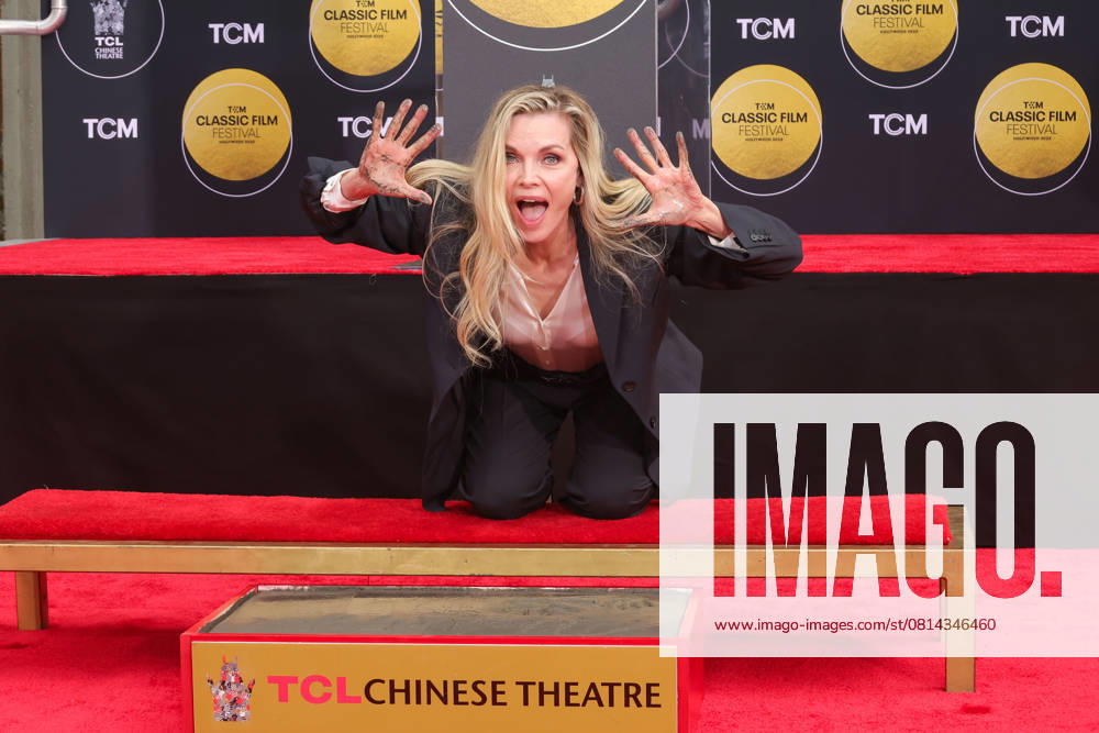 TCM ceremony honoring Michelle Pfeiffer with Hand and Footprint Ceremony as part of the TCM Classic Film Festival held at the TCL Chinese Theater in Los Angeles, California Featuring: Michelle Pfeiffer Where: Los Angeles, California, United States When: 25 Apr 2025 Credit: Faye s Vision Cover Images . NOT FOR USE BY NEWSPAPERS BASED IN THE UK.