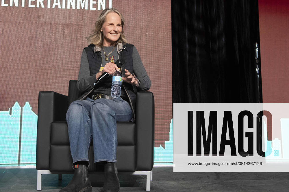 Actress HELEN HUNT appears onstage during her first-ever fan convention panel at Calgary Expo 2025 at Stampede Park in Calgary, Alberta. Hunt is best known for Twister and Mad About You. Calgary Canada - ZUMAr123 20250425_zap_r123_002