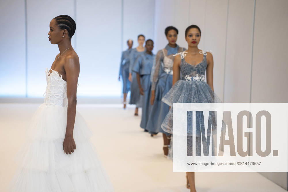Bilder des Jahres 2025, Entertainment 04 April Entertainment Themen der Woche KW17 (250426) -- JOHANNESBURG, April 26, 2025 -- Models present creations during South African Fashion Week Spring Summer 2025 in Johannesburg, South Africa, on April 25, 2025. (Photo by Xinhua) SOUTH AFRICA-JOHANNESBURG-SOUTH AFRICAN FASHION WEEK IhsaanxHaffejee