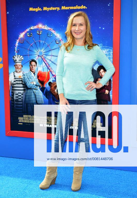 Angela Kinsey attends the premiere of Paddington 2 at the Regency Village Theatre in Los Angeles, California on January 6, 2018. LAP20180106935 CHRISTINExCHEW