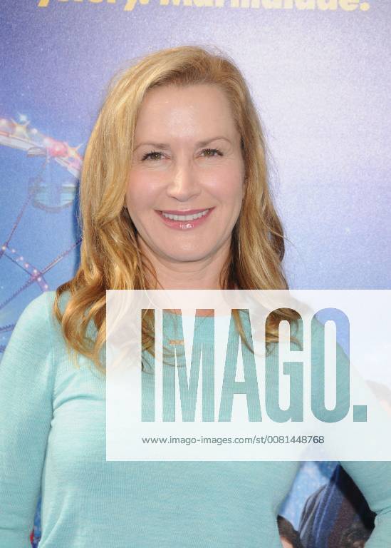 Los Angeles, California, United States - January 6th 2018 - Los Angeles, California USA - Actress ANGELA KINSEY at Paddington 2 Premiere held at the Regency Village Theater, Westwood, CA. Los Angeles United States - ZUMAf05_ 20180106_zaf_f05_027