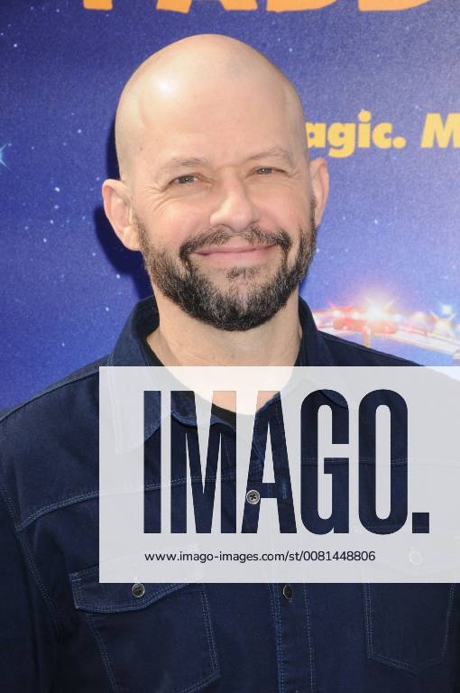 Los Angeles, California, United States - January 6th 2018 - Los Angeles, California USA - Actor JON CRYER at Paddington 2 Premiere held at the Regency Village Theater, Westwood, CA. Los Angeles United States - ZUMAf05_ 20180106_zaf_f05_054