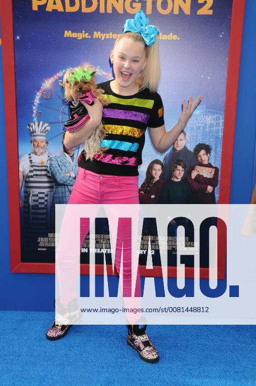 Los Angeles, California, United States - January 6th 2018 - Los Angeles, California USA - Actress JOJO SIWA and Booboo at Paddington 2 Premiere held at the Regency Village Theater, Westwood, CA. Los Angeles United States - ZUMAf05_ 20180106_zaf_f05_060