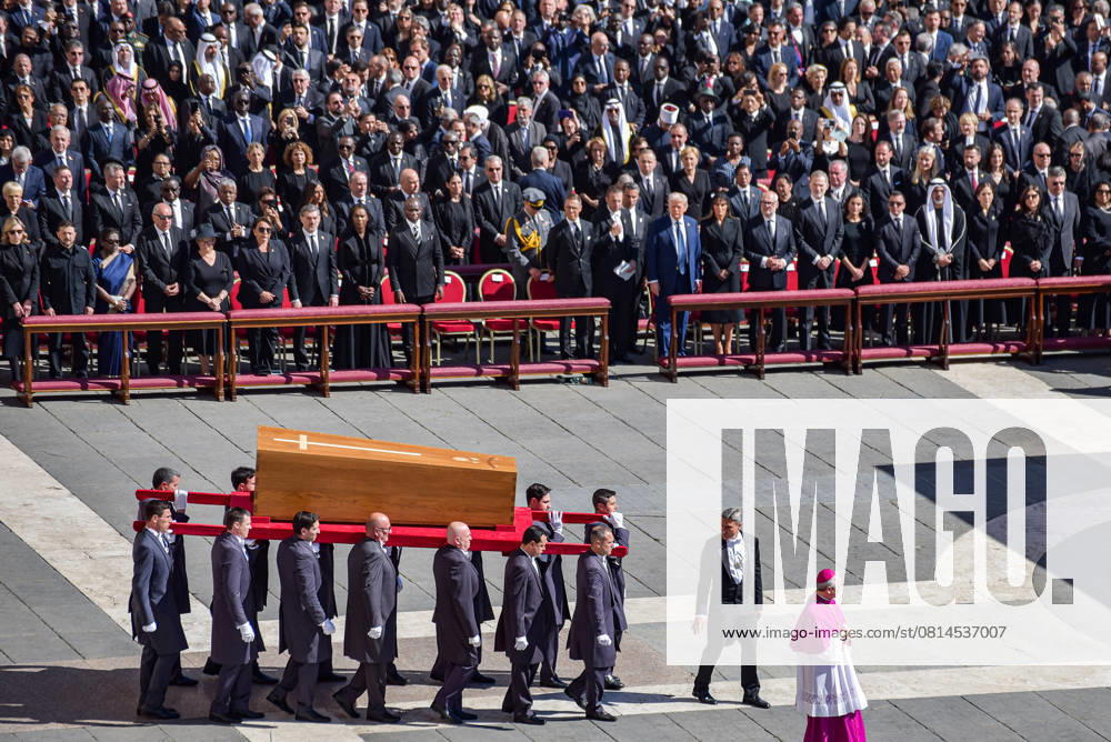 Pope Francis s funeral ceremony in Vatican - 26 Apr 2025 The coffin of Pope Francis enters St. Peter s Square for the funeral service of the pontiff. Over 160 official delegations participated in the funeral ceremony of Bergoglio. Vatican Vatican