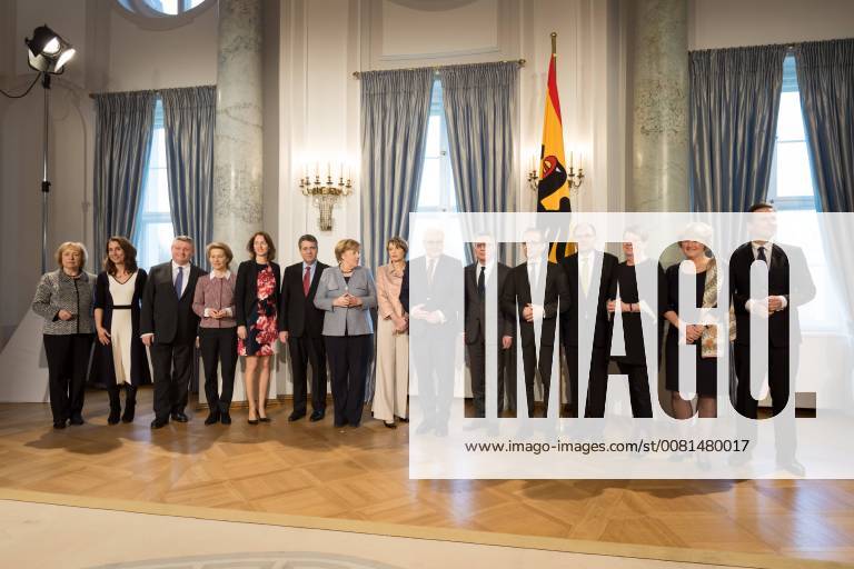 Berlin Germany GER Castle Bellevue President s Office new year s reception of the Federal Minister Frank Walter Steinmeier and his wife Elke Büdenbender photo v l n r Maria Böhmer Abrar o Hermann Gröhe Ursula von Leyen Katarina Barley Sigmar Gabriel BK Angela Merkel Elke Büdenbender Thomas de Maizière Heiko Maas Christian Schmidt Barbara Hendricks Monika Grütters Steffen Seibert