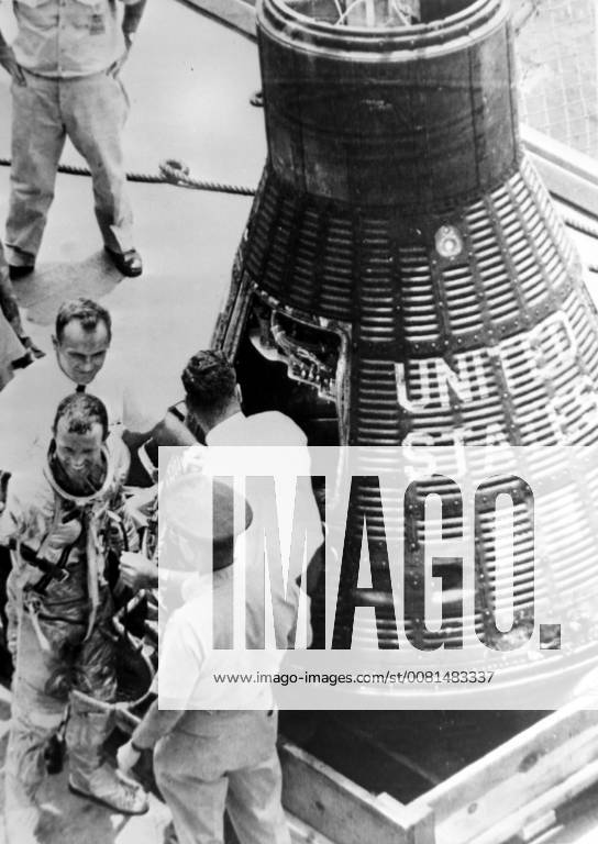 MERCURY FAITH 7 CAPSULE WITH GORDON COOPER IN THE PACIFIC ; 17 MAY 1963,