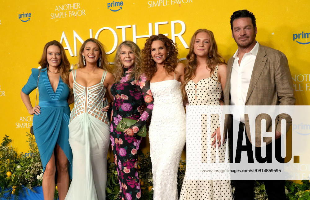 LORI LIVELY, BLAKE LIVELY, WILLIE ELAIN MCALPIN, ROBYN LIVELY, KATE JOHNSON and BART JOHNSON attend the â€oeAnother Simple Favor†New York Special Screening,.Jazz at Lincoln Center,.New York City, NY.April 27, 2025. New York USA - ZUMAms4_ 20250427_faf_ms4_020