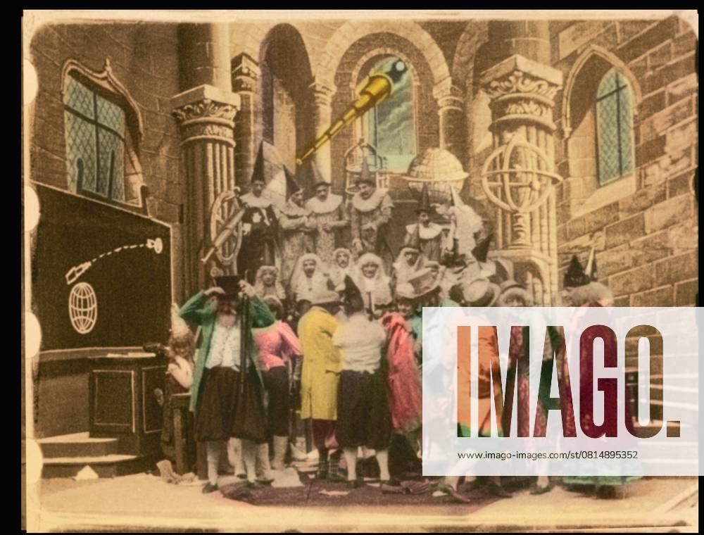 A Trip to the Moon (1902) - filmstill A Trip to the Moon (1902) (Le voyage dans la lune) - - -