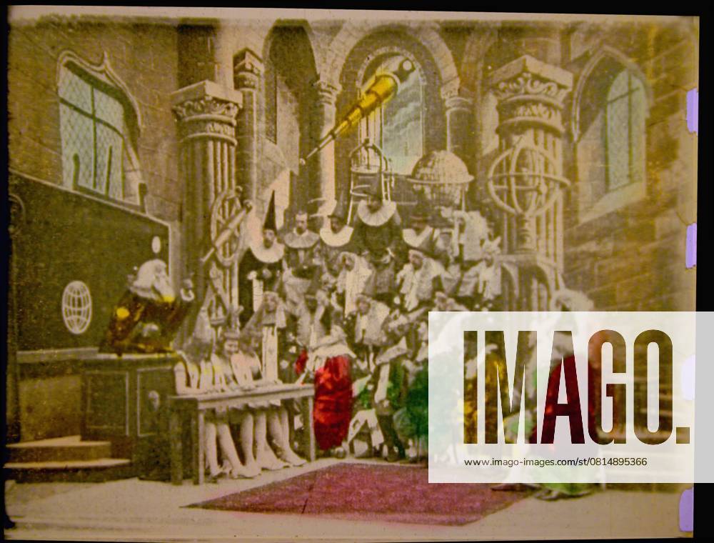 A Trip to the Moon (1902) - filmstill A Trip to the Moon (1902) (Le voyage dans la lune) - - -