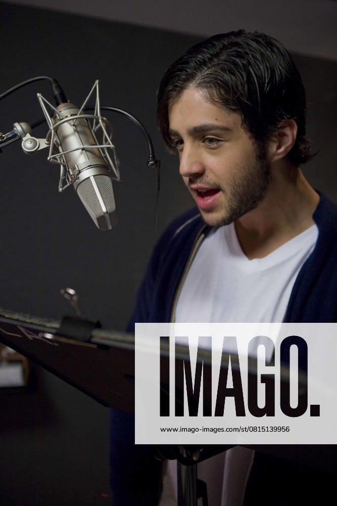 Ice Age: Dawn of the Dinosaurs - filmstill SCENE - Josh Peck voices daredevil possum Eddie. in Ice Age: Dawn of the Dinosaurs 3