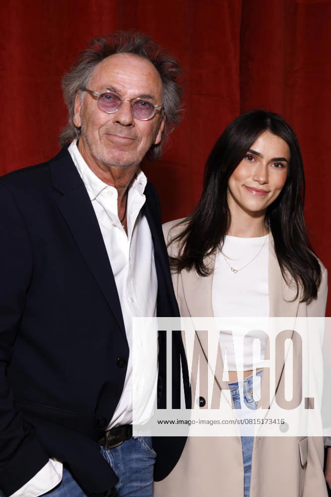TV presenter Hugo Egon Balder with his daughter Saliha Balder at an exclusive appearance in the event location of the agency about communication on the occasion of the 23 Art and Culture Mile Cologne Rodenkirchen Cologne, 28 04 2025 NRW Germany
