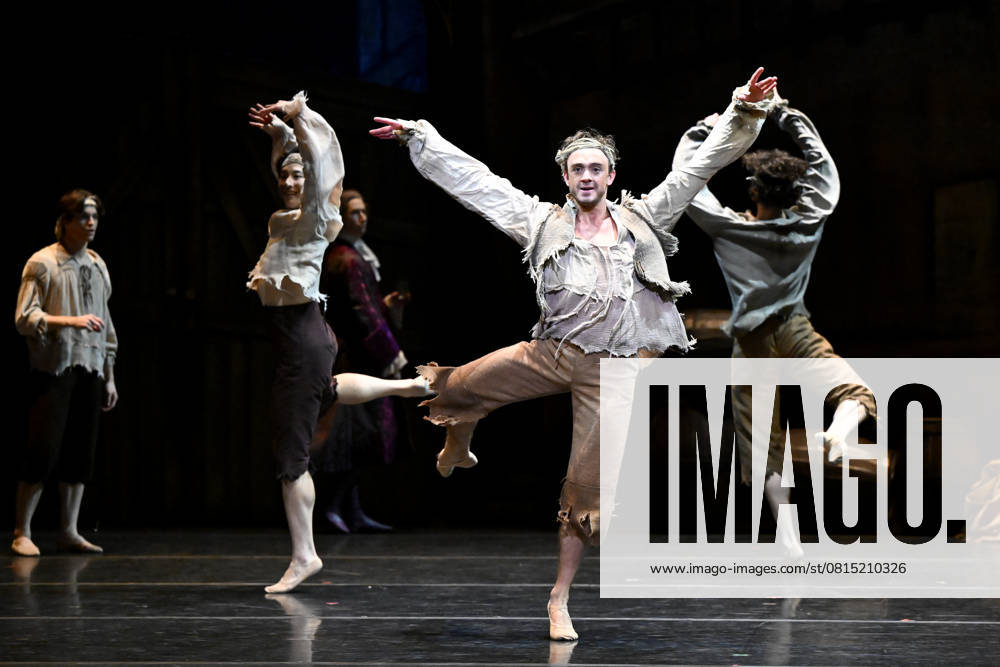 Entertainment Themen der Woche KW18 Bilder des Jahres 2025, Entertainment 04 April BALLET MANON DRESS REHEARSAL, Cast members perform during an Australian Ballet dress rehearsal of Manon at the Sydney Opera House in Sydney, Tuesday, April 29, 2025. ( NO ARCHIVING, , NO USE IN BOOKS WITHOUT CONSENT SYDNEY NEW SOUTH WALES AUSTRALIA