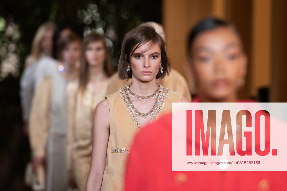 Chanel Cruise 2025 Fashion Show - Runway A model walks the runway at the Chanel Cruise 2025 fashion show at Villa D Este in Como, Italy, on April 29, 2025. Photo by Aurore Marechal ABACAPRESS.COM Como Italy