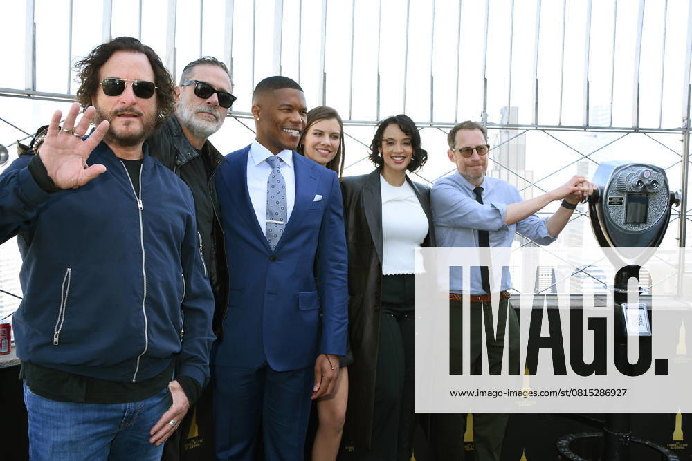 NEW YORK, NY: APRIL 29: Kim Coates, Jeffrey Dean Morgan, Gaius Charles, Lauren Cohan, Dascha Polanco and Scott M. Gimple pictured as The cast of AMCÕs The Walking Dead: Dead City visit the Empire State Building Ahead of the Season Two Premiere on April 29, 2025 in New York City.