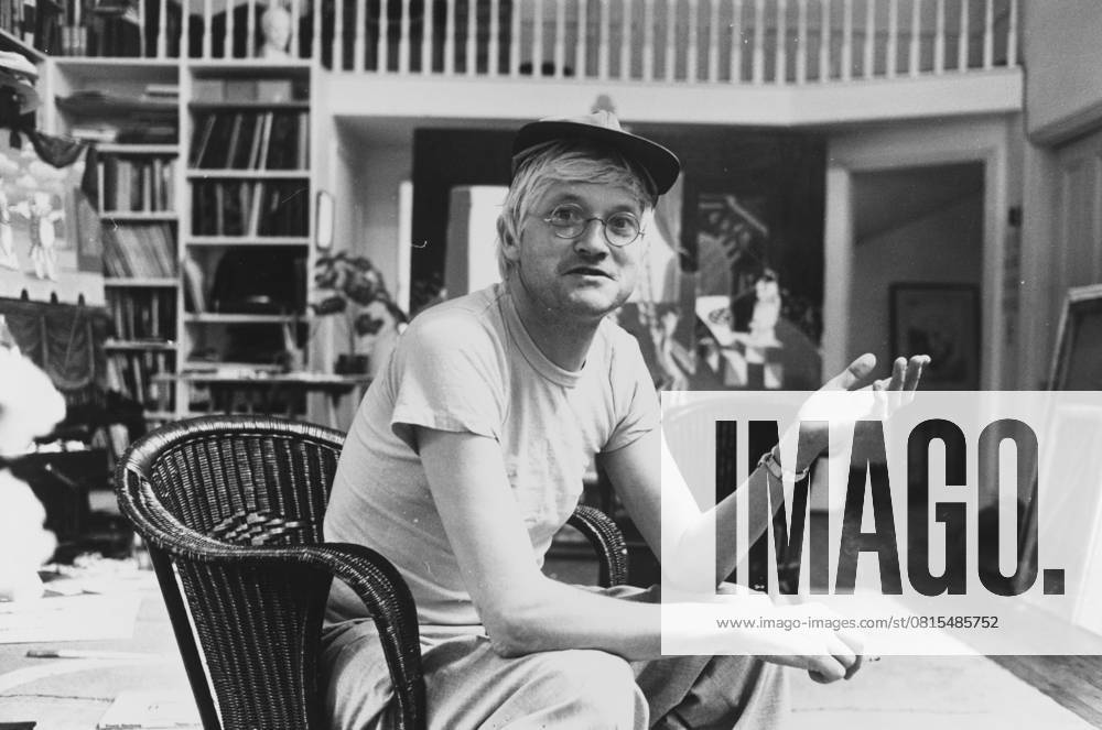 David Hockney, artist at his London Studio. 04.11. David Hockney, artist at his London Studio. 04.11.1985