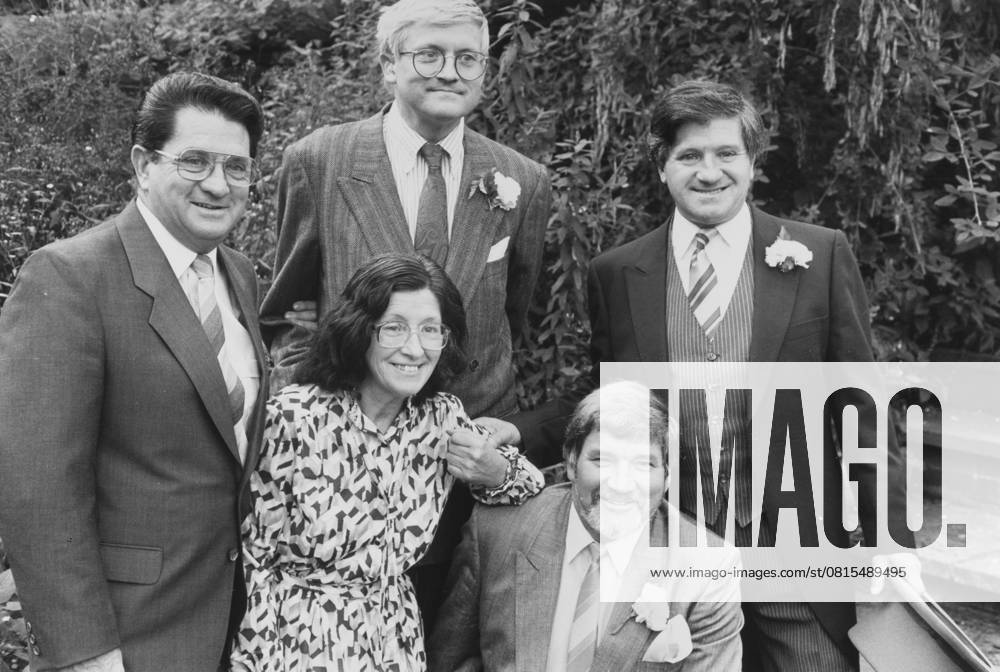 David Hockney, artist at a family wedding, with hi David Hockney, artist at a family wedding, with his brothers and sisters l-r Philip , Margaret, David, John, Paul. 16.08.1987