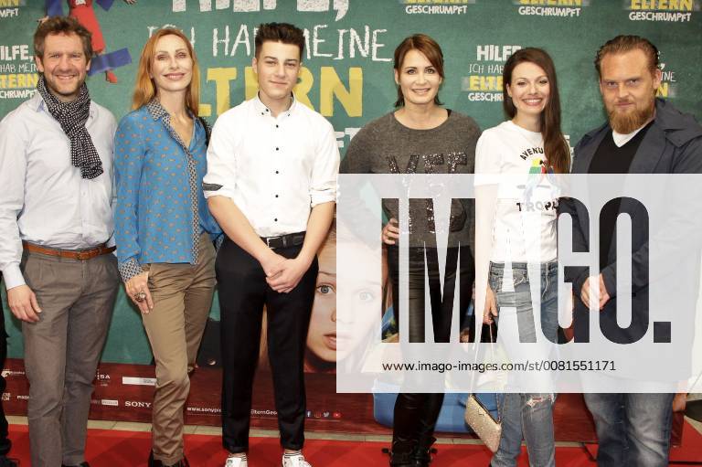 Johannes Zeiler Andrea Sawatzki Oskar Keymer Anja Kling Julia Hartmann and Axel Stein at the premiere of the movie help I have shrunk my parents at the village cinemas Vienna 13 01 2018 Foto:xB.xLoschanx xFuturexImage