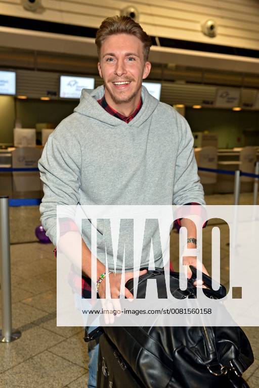 RTL jungle camp 2018 David Friedrich on the occasion of the departure of the candidates of the RTL I broadcast a star get me out of here to the jungle camp 2018 on 13 01 2018 on the Frankfurt Main airport