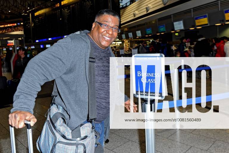 RTL jungle camp 2018 Sydney Youngblood on the occasion of the departure of the candidates of the RTL I broadcast a star get me out of here to the jungle camp 2018 14 01 2018 on the Frankfurt Main airport