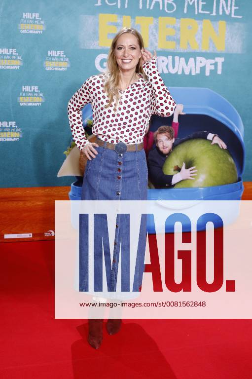 Angela Finger heirs at the premiere of the movie help I got my parents declined the Cinedom Cologne 14 01 2018 Foto:xC.xFuturexImage