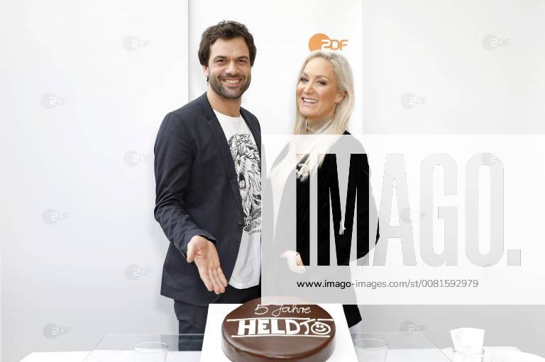 Kai Schumann and Janine Kunze in the photo session for the five-year anniversary of the ZDF Series Hamdan at the hotel IM Wasserturm Cologne 17 01 2018 Foto:xC.xFuturexImage