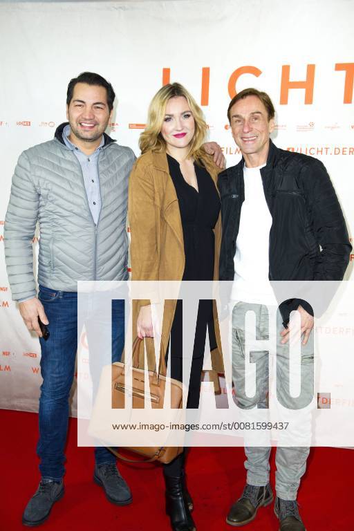 Bülent Sharif Denise Pinot and André Hennicke M at the premiere of the movie light in the Delphi Filmpalast Berlin 17 01 2018 Foto:xC.xBehringx xFuturexImage