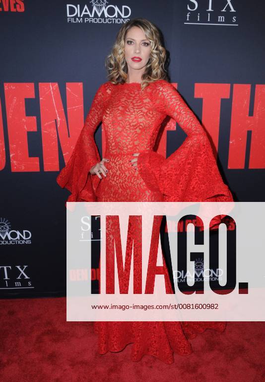 Los Angeles, CA, U.S. - 17 January 2018 - Los Angeles, California - Dawn Olivieri. Den of Thieves Los Angeles Premiere held at Regal Cinemas LA Live. Photo Credit: Birdie Thompson AdMedia Los Angeles U.S. - ZUMAa123 20180117_zaa_a123_248
