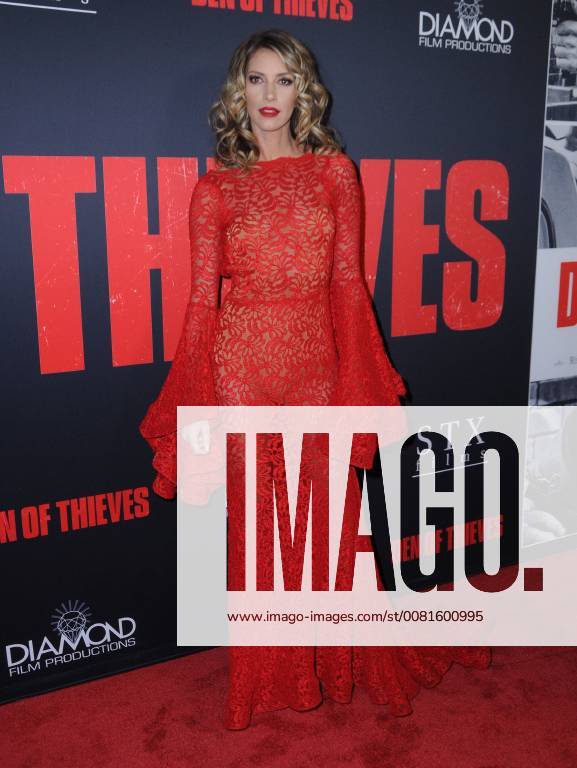 Los Angeles, CA, U.S. - 17 January 2018 - Los Angeles, California - Dawn Olivieri. Den of Thieves Los Angeles Premiere held at Regal Cinemas LA Live. Photo Credit: Birdie Thompson AdMedia Los Angeles U.S. - ZUMAa123 20180117_zaa_a123_242