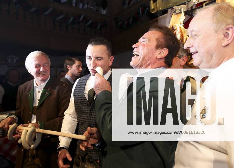 KITZBÜHEL AUSTRIA 19 JAN 18 ALPINE SKIING FIS World Cup men Hahnenkamm race side events Weisswurst party image shows Patrick Schwarzenegger Balthasar Hauser Stanglwirt Andreas Gabalier Arnold Schwarzenegger and Alfons thrust corner
