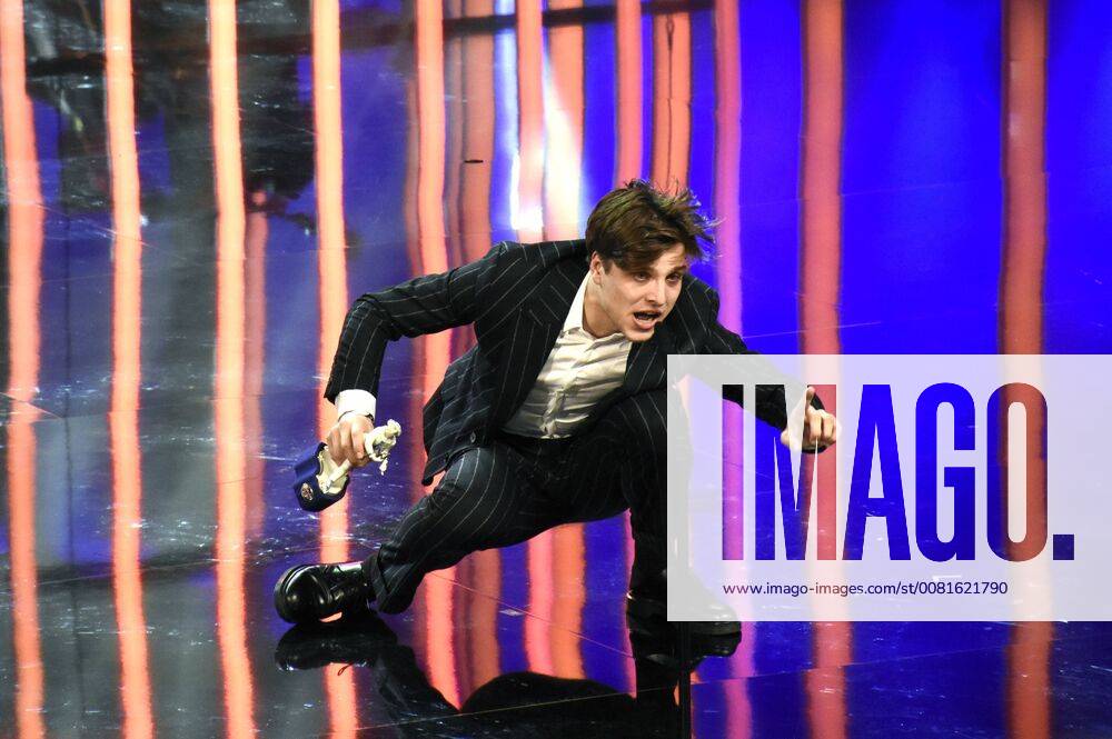 Jonas Dassler award of the Bavarian film awards 2017 in the Prinzregententheater Munich 19 39 01 2018 Foto:xP.xSchönbergerx xFuturexImage