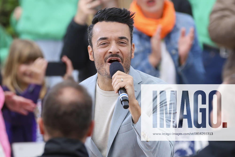 Giovanni Zarella stands on the stage, Saisoneroeffnung, ZDF Fernsehgarten, ZDF Sendezentrum on May 04, 2025 in Mainz, Germany Photo by Marco Steinbrenner DeFodi Images Giovanni Zarella stands on the stage, Saisoneroeffnung, ZDF Fernsehgarten, ZDF Sendezentrum, May 4, 2025 in Mainz, Germany Photo by Marco Steinbrenner DeFodi Images