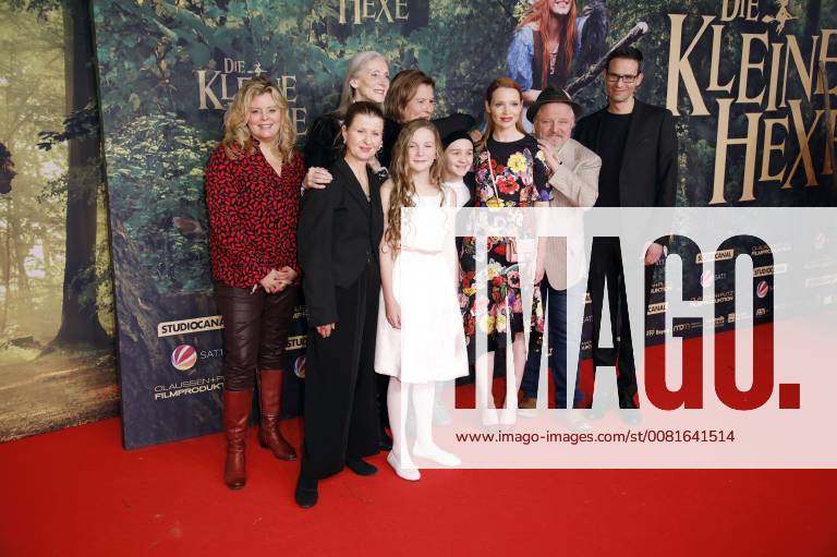 Carolin spit Therese Affolter Eveline Hall Momo Suzanne Beier from Borsody Luis Vor Bach Karoline Herfurth Axel Prahl, Mike Schaerer at the premiere of the movie the little witch in the Mathäser Filmpalast in Munich 21 01 2018 Foto:xS.xGabschx xFuturexImage