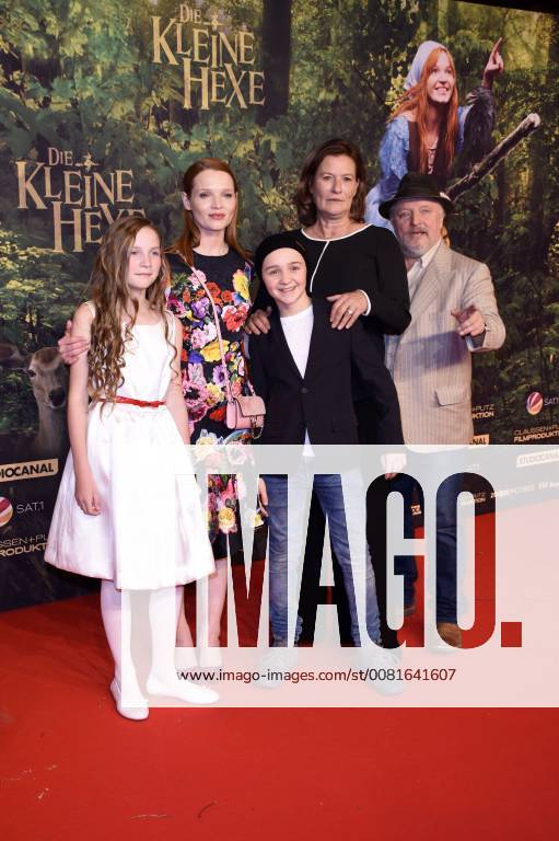 Momo Beier Karoline Herfurth Luis Vorbach Suzanne von Borsody and Axel Prahl at the premiere of the movie the little witch in the Mathäser Filmpalast in Munich 21 01 2018 Foto:xP.xSchönbergerx xFuturexImage