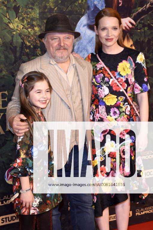 Amelie Klein Axel Prahl and Karoline Herfurth at the premiere of the movie the little witch in the Mathäser Filmpalast in Munich 21 01 2018 Foto:xP.xSchönbergerx xFuturexImage