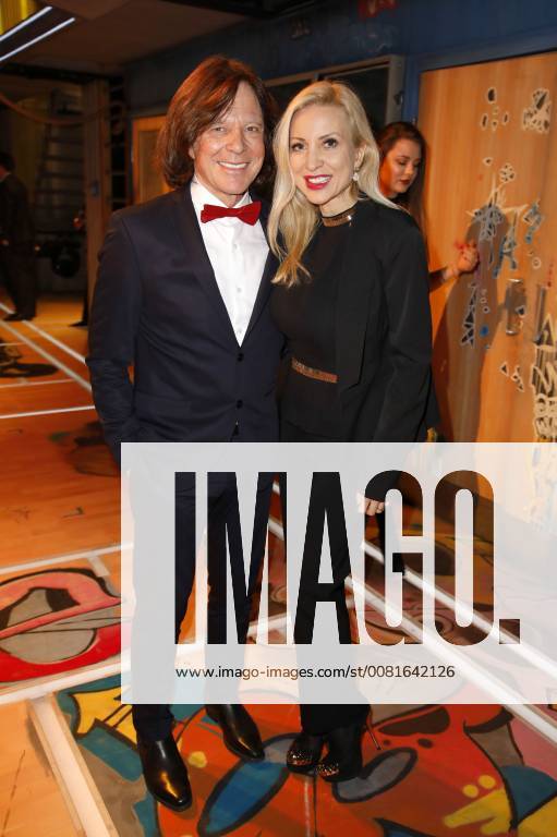 Jürgen Drews wife Ramona at the premiere of the musical Fack ju Goethe se Mjusicäl in the Werk7 Theatre Munich 21 01 2018 Foto:xS.xGabschx xFuturexImage