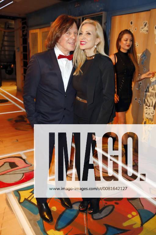 Jürgen Drews wife Ramona at the premiere of the musical Fack ju Goethe se Mjusicäl in the Werk7 Theatre Munich 21 01 2018 Foto:xS.xGabschx xFuturexImage