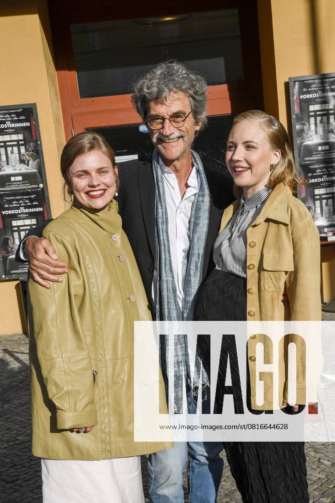 Emma Falck, Silvio Soldini and Elisa Schlott as guests on the red carpet at the cinema film premiere Die Vorkosterinnen at Kino Babylon on 05 05 2025 in Berlin Berlin Germany