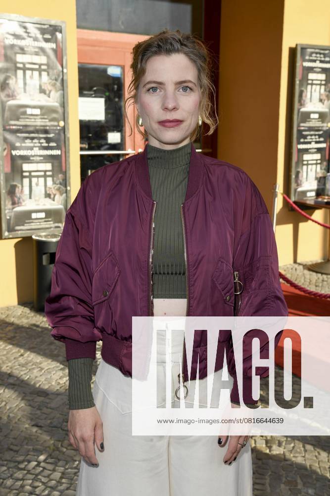 Thea Rasche as a guest on the red carpet at the cinema film premiere Die Vorkosterinnen at Kino Babylon on 05 05 2025 in Berlin Berlin Germany