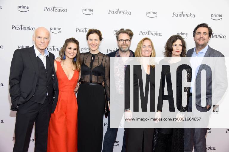 Dietrich Hollinderbaeumer Cristina do Rego Bettina Lamprecht Matthias Matschke Sonsee new Sabine Vitua Bastian Pastewka at the premiere of the Amazon Prime video series Pastewka at Kino international in Berlin on 23 01 2018