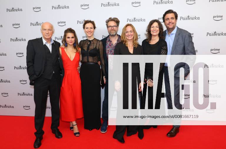 Dietrich Hollinderbaeumer Cristina do Rego Bettina Lamprecht Matthias Matschke Sonsee new Sabine Vitua Bastian Pastewka for Amazon Prime Pastewka film premiere in the cinema international Karl Marx Allee Berlin copyright imago stock people GmbH Tinkeres date 23 01 2018 movie Pastewka