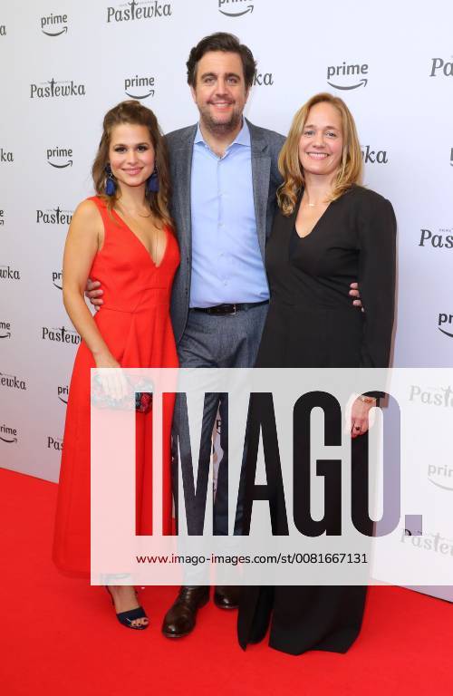 Cristina Rego Bastian Pastewka Sonsee do new Hollinderbaeumer at the Amazon Prime Pastewka film premiere in the cinema international Karl Marx Allee Berlin copyright imago stock people GmbH Tinkeres date 23 01 2018 film Pastewka