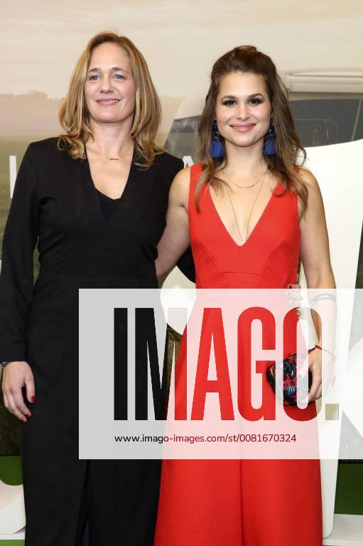 Sonsee new and Cristina do Rego at the premiere of the eighth season of Pastewka in international cinema Berlin 23 01 2018 Foto:xA.xFuturexImage